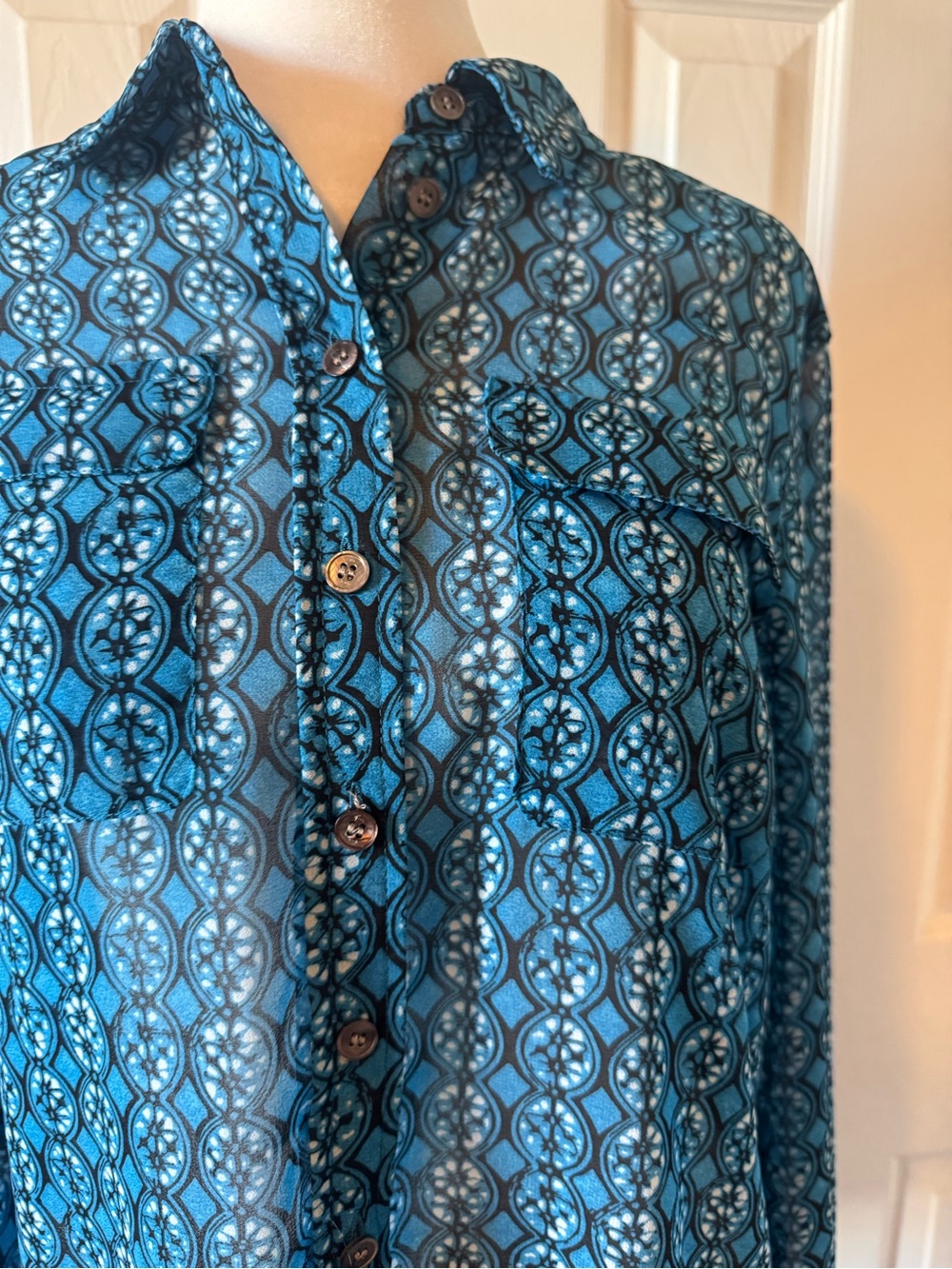 Vince Camuto Sheer Blue Geometric Button-Up Blouse Size Small | Long Sleeve - Picture 4 of 7